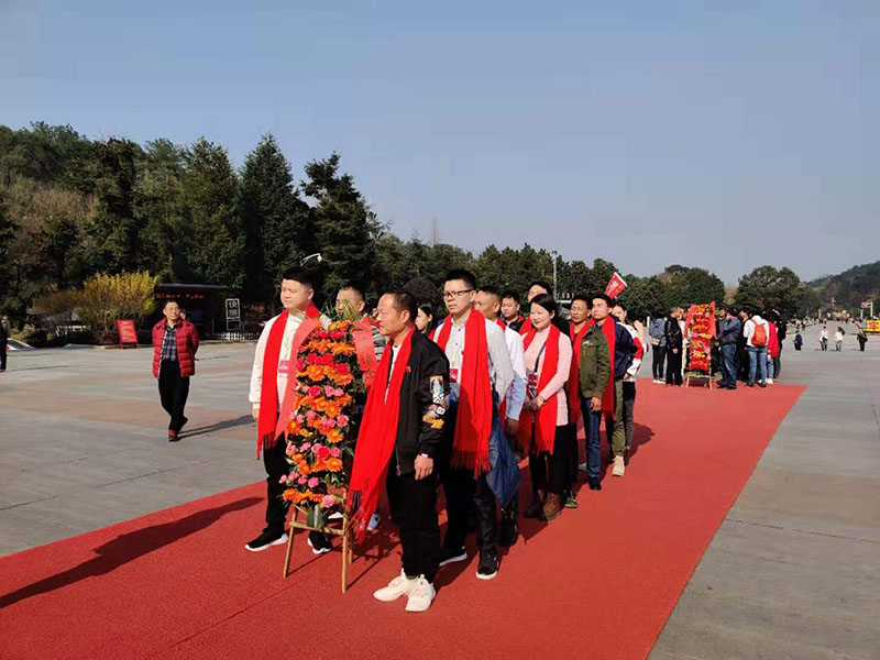 潤(rùn)東方環(huán)保空調(diào)團(tuán)隊(duì)出游jpg